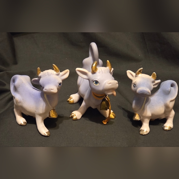 Antique Anthropomorphic Lavender Whimsical Cows Salt Pepper Shaker & Decorative
